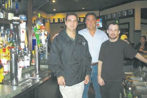 Lawrence Grill aims to be more than mall bar