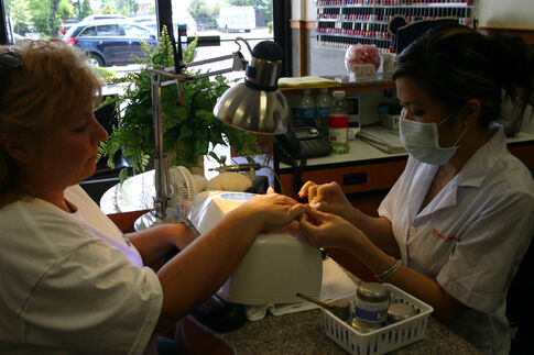 Nail salon gives customers royal treatment
