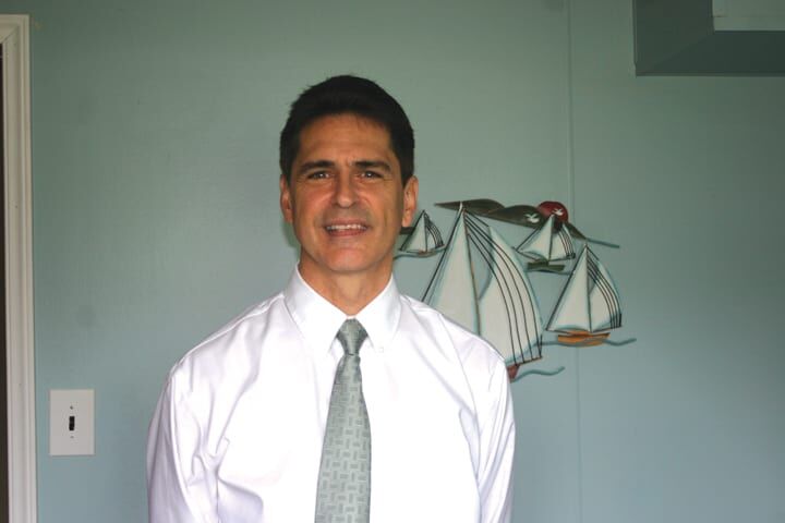 Chiropractor gets crackin’ on patients’ back pain