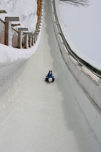Olympic hopeful Kyle Tress dives head first into skeleton