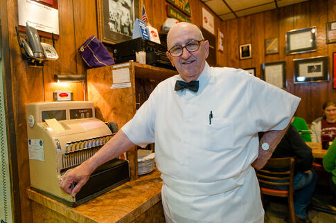 Noted pizza restaurant in Trenton moves to Hamilton