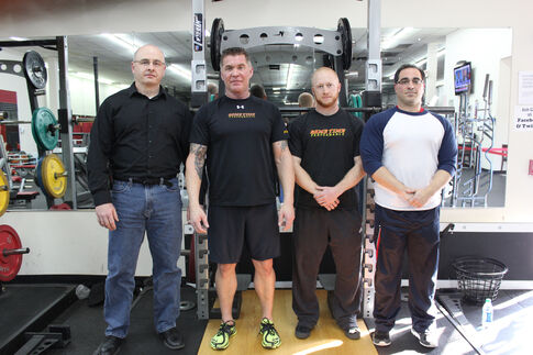 Champion weightlifters to teach Olympic training program