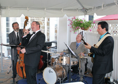 Swingin’ singer finds his musical niche