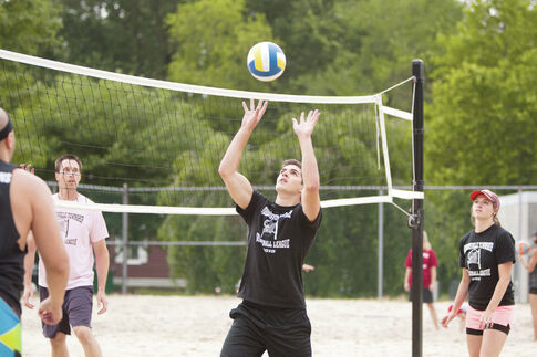 Volleyball leagues span towns, create camaraderie