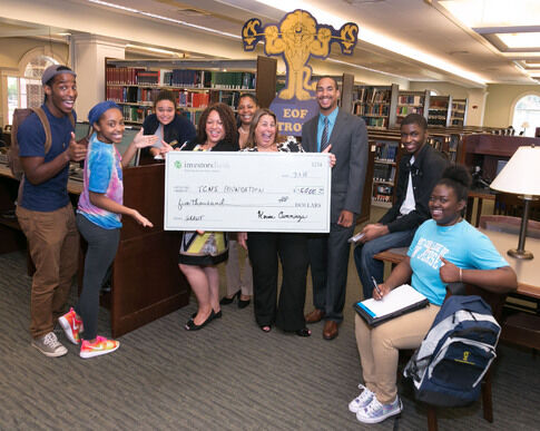 Investors Bank donates to TCNJ Educational Opportunity Fund