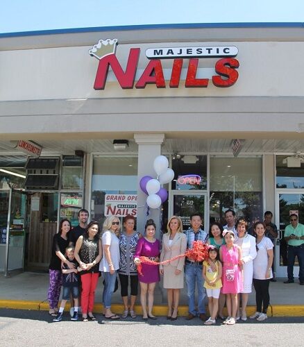 Majestic Nails celebrates grand opening in Hamilton