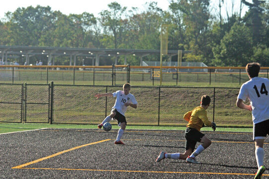 O’Connor, upperclassmen lead HoVal boys’ soccer to strong start