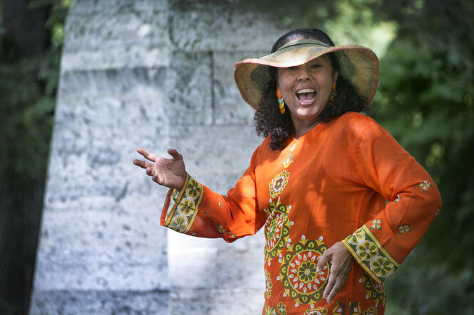Annual Hamilton library event ‘tellabrates’ the art of storytelling