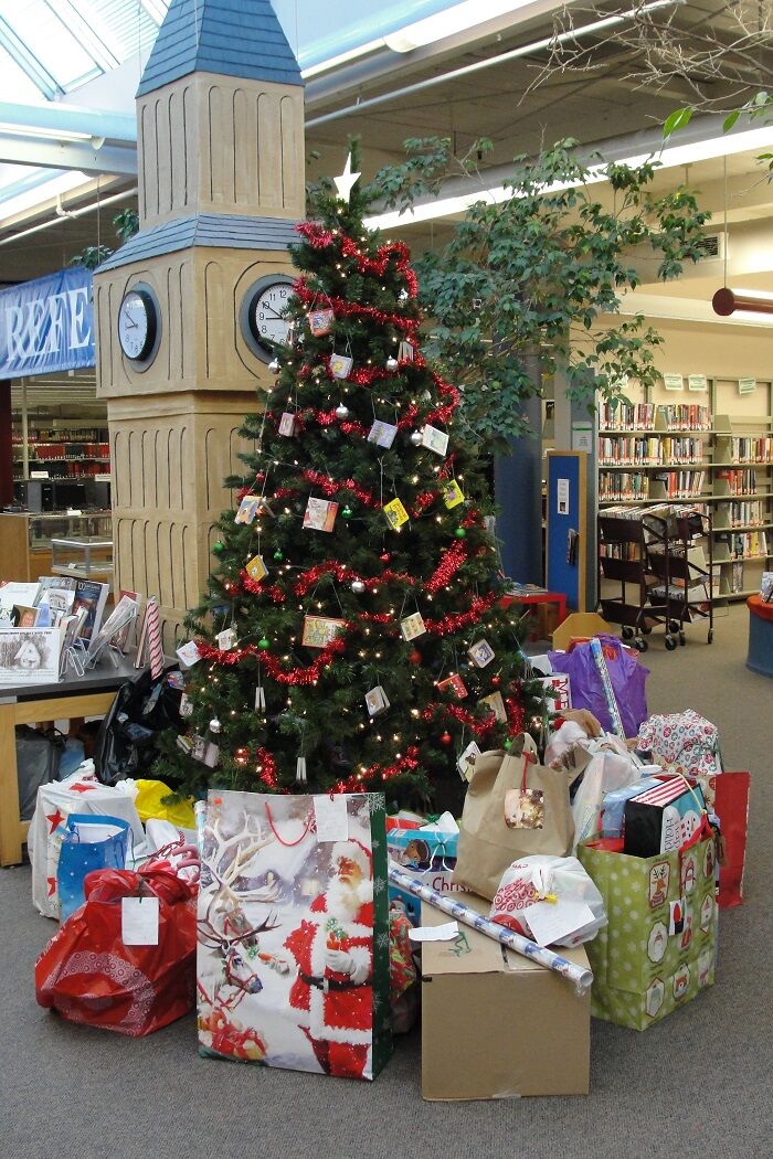 Lawrence Library collecting gifts for HomeFront children