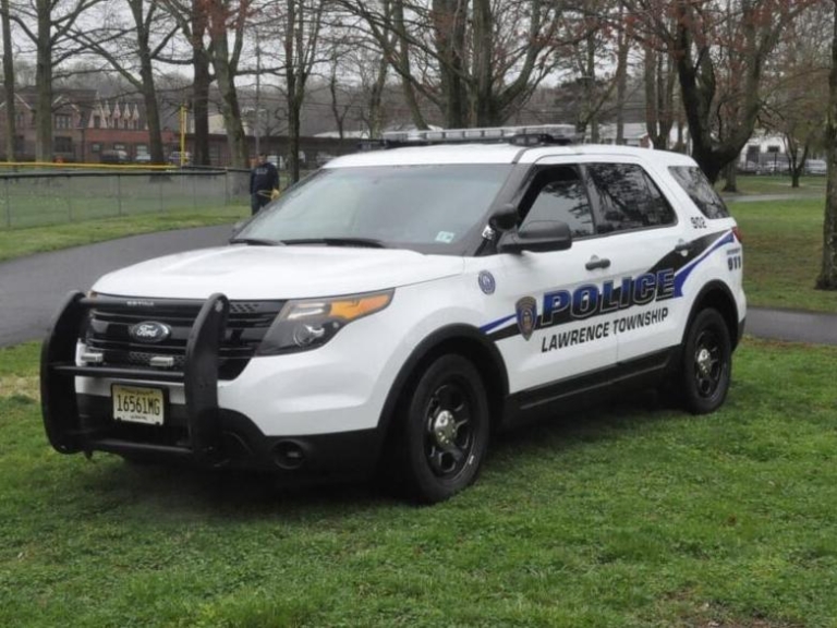 Communities struggle to find new police officers