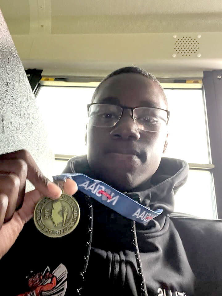Hamilton West high jumper Jeremy Ellis takes first in MOC