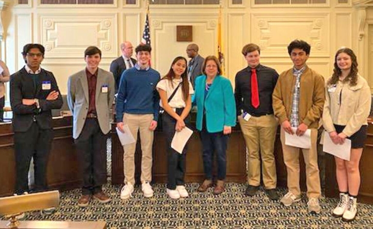 Robbinsville students lobby for measure against distracted driving