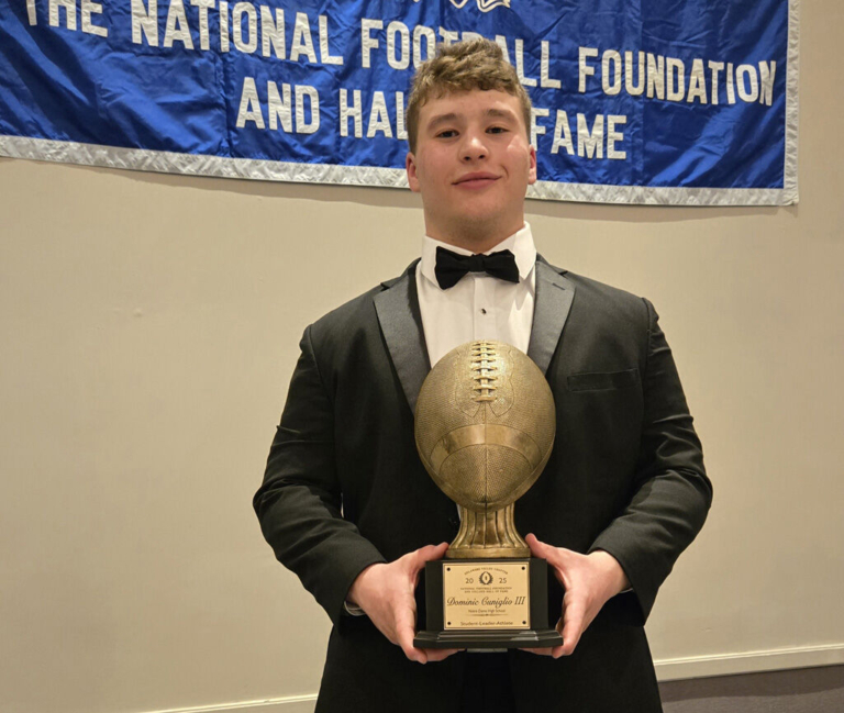 Hamilton scholar-athletes honored at annual George Wah dinner